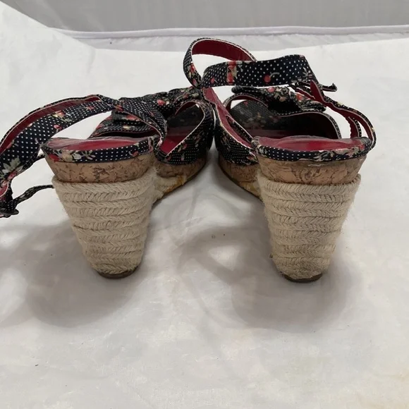 CLIFFS Sandals by White Mountain - Picture 9 of 13